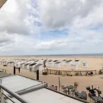SEAVIEW Superior Apartment 8p - OOSTENDE - O\'SEACOOKING - luxe keuken,frontaal zeezicht, direct aan het strand gelegen