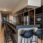 SEAVIEW Superior Apartment 8p - OOSTENDE - O\'SEACOOKING - luxe keuken,frontaal zeezicht, direct aan het strand gelegen